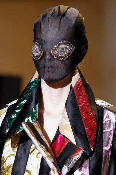Look 38
